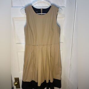 Talbots Dress Classic Pleated A Line Sleeveless Tan Beige Black 10 Stretch